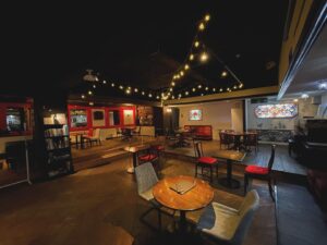 喫茶&BAR ねこと白鳥