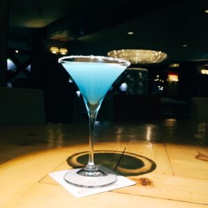 喫茶&BAR ねこと白鳥